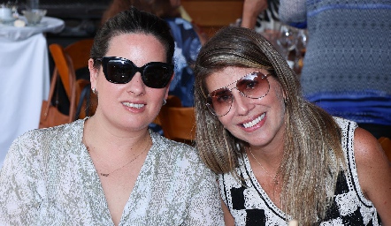 Isa López y Sofía Múzquiz.