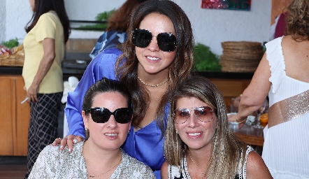  Isa López, Fer Castillo y Sofía Múzquiz.