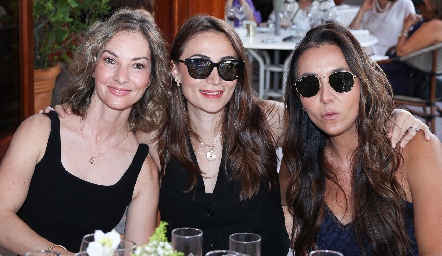  Ale López, Mariana López y Flor Hernández.