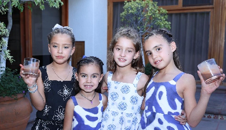  Carlota, Macarena, María Inés y María Pía.
