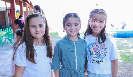  Caro García, Camila García y Bárbara Castañón.