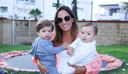  Gloria Leal, Lorenzo y Juan Manuel.