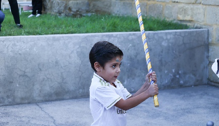  Partiendo la Piñata.