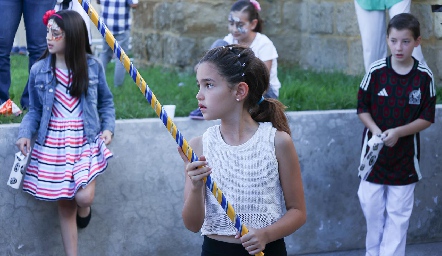  Partiendo la Piñata.