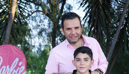 Pepe Tanus y Paty Guerrero con sus hijos Vale, Paulina y Pepe.