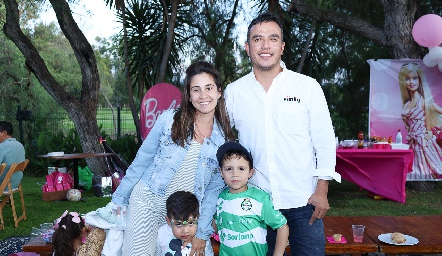  Familia Méndez Mirabal.