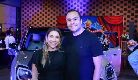  Montse Elizondo y Roberto Reyes.