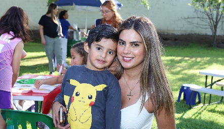  Bárbara Berrones y su hijo Juan Pablo.