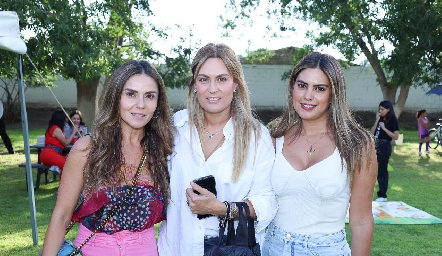  Claudia Pérez, Sofía Ruiz y Bárbara Berrones.