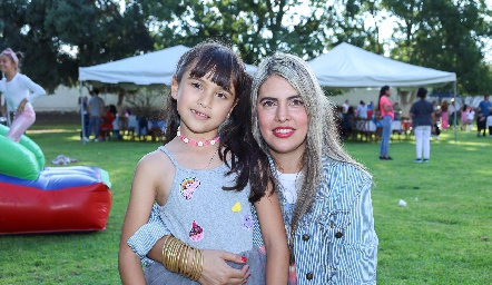  Renata Cordero y Mariana Berrones.