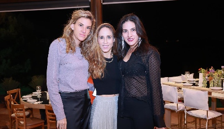  Benilde Hernández, Fernanda Rodríguez y Claudia Díaz de León.