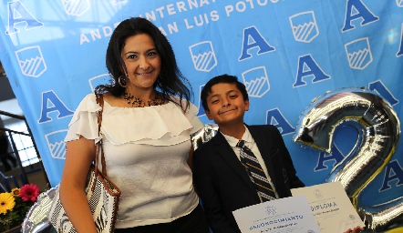  Lupita Escobar y Julián Herrera.
