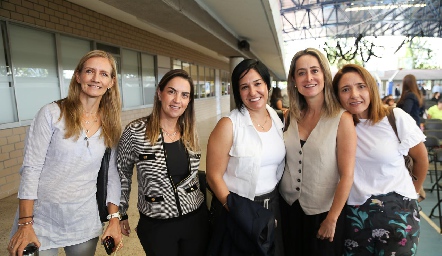  Isabel Martí, Mari Pepa Muriel, Silvia Noriega, Gabriela Acosta y María José Abaroa.