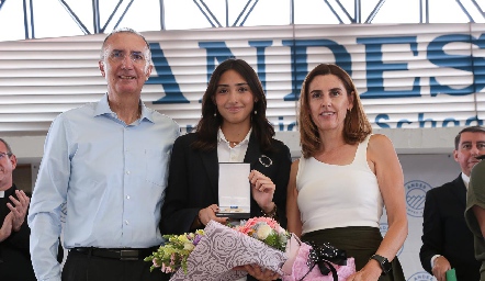  Miguel de la Torre, Fernanda de la Torre y Verónica.
