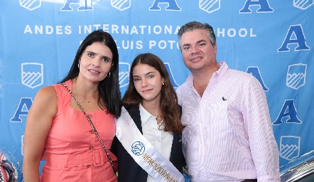  Regina, Elizabeth y Gonzalo Zermeño.