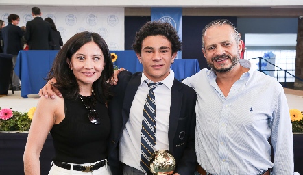  Emi Barrios, Miguel y Miguel Delgado.