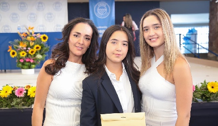  Marina Mendoza, Regina Herrera y Marina Herrera.