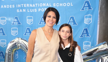  Zayra Ríos e Isabela Casillas.