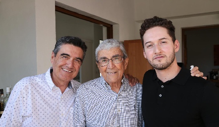  3 generacioanes, Gilberto Galván, Giva Galván y Alejandro Galván.
