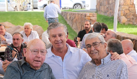  Juan Bremer, Jorge Gómez y Giva Galván.