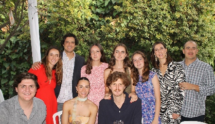 Diego, María,  Pepe, Mercedes, Ana, Camila, Andrés, Andrea, Rafa, Paulina y Rafa.