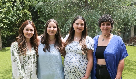  Paulina Aldrett, Marisol González, Gabriela González y Daniela González.