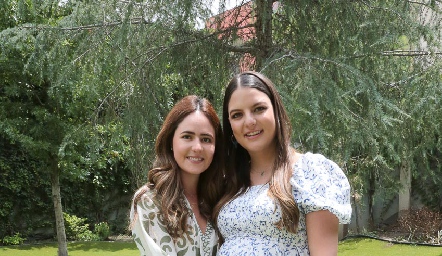  Paulina Aldrett y Gabriela González.