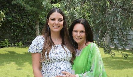  Gabriela González con su suegra Cecilia Jiménez.