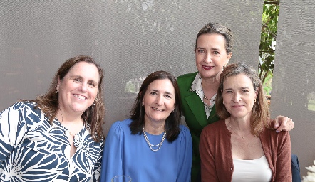  María Aurora Boiles, Marcela Valle, Lucía Martínez y Marisa Valle.