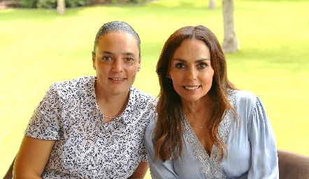  María Rosa Rivera y Marianela Villanueva.