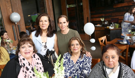  Rosy Miller, Rosa Emilia Contreras, Martha del Río, Ana Robles y Yuya Jiménez.