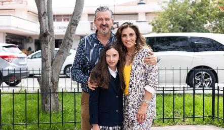  Mario Güemes y Ale Dip con su hija Pau.