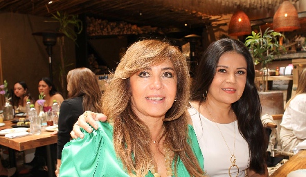  Florencia Soberanis y Ana Ávila.