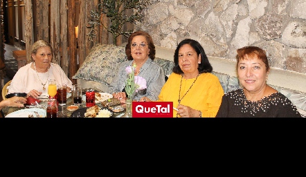  Blanca Márquez, María Elena Córdoba, Claudia Meade y Guadalupe.