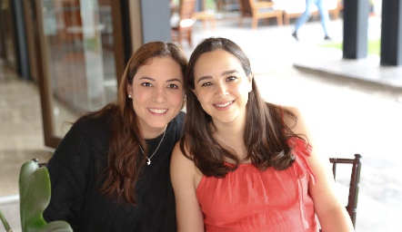  Sabrina Soberón y Bárbara Mejía.