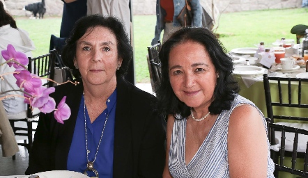  Ana Luisa Mejía y Rosa María Maza.