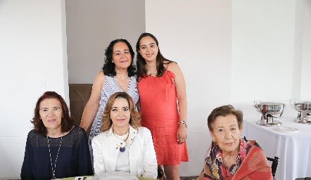  Rosa María Maza, Bárbara Mejía, Claudia Valle, Verónica Maza y Esperanza Maza.