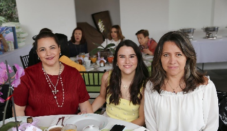  Pita Retes, Sofía Galán y Laura Monjarás.