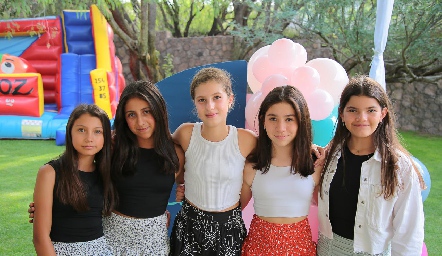 Regi, Ana Sofi, Rania, Buggi y Xime.