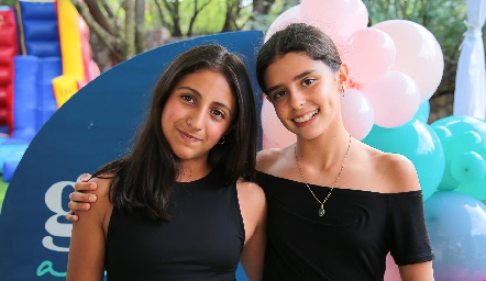  Ana Sofi y Carlota.