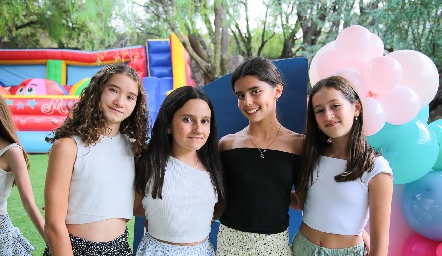 Inés, Maite, Carlota y Pía.