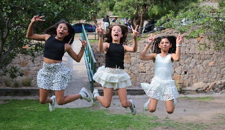 Nanu, Paula y Ana Sofi.