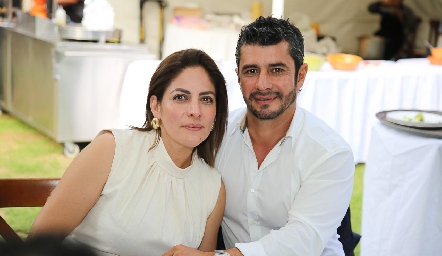 Denisse Padilla y Eloy Cervantes.