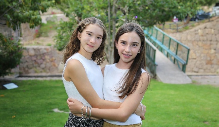 Inés Salas y Paulina Güemes.