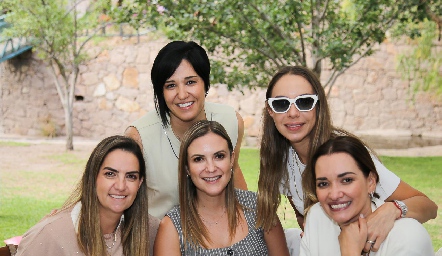  Maripepa Muriel, Silvia Noriega, Sandra Pérez, Mariana Peña y Paloma González.