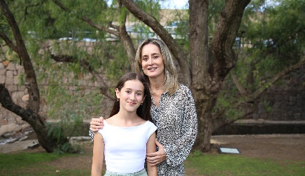  Gaby Acosta y Pía.