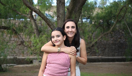 Regina Ibáñez y Roberta.
