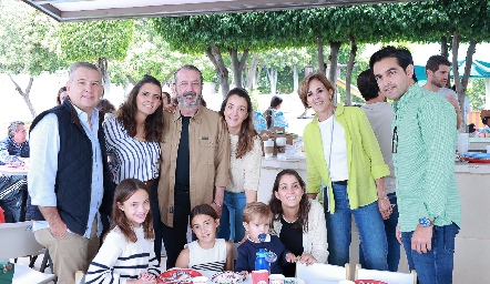  Héctor Galán, Daniela Rivero, Ángel Rivero, Marcela Rivero, Cristina Barrett, Ernesto Zárate, Inés Gutiérrez, Camila Gutiérrez, Ernesto Zárate y Cristina Rivero.