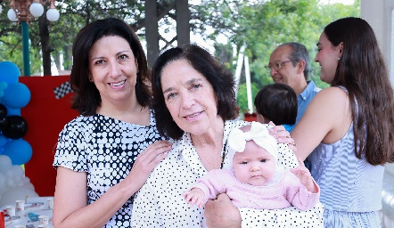  Carmen Díaz Infante, Cuca Díaz Infante y Eva Wulfert.
