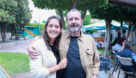  Cristina con su papá Ángel Rivero.